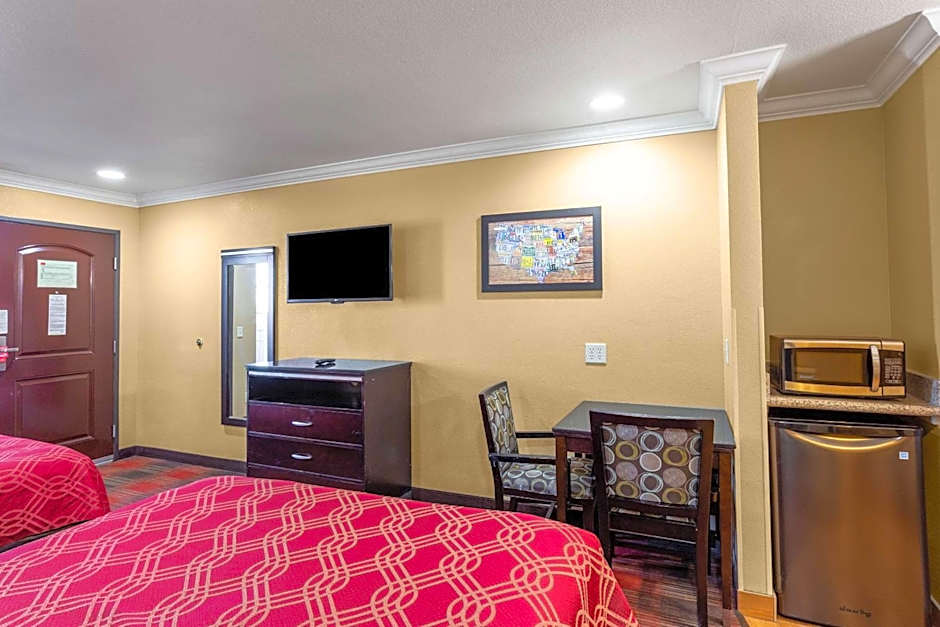 Econo Lodge Inn & Suites Escondido
