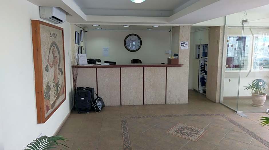 Daphne Hotel Apartments