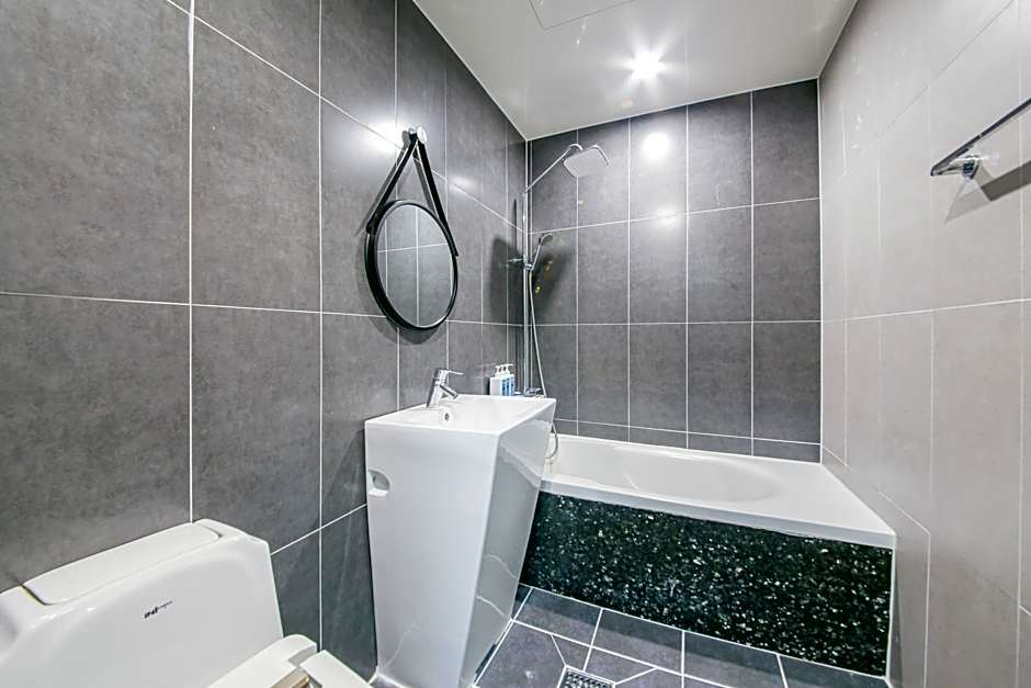 B&F Hotel
