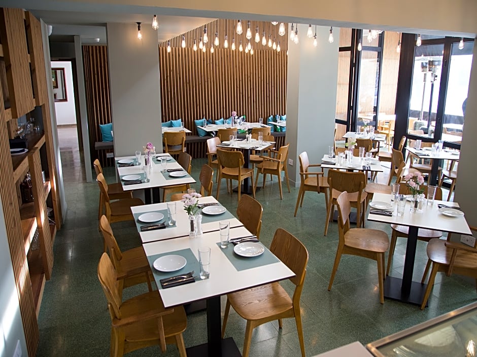 Sunflower Hotel Apts