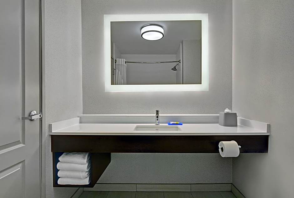 Holiday Inn Express Atmor By IHG