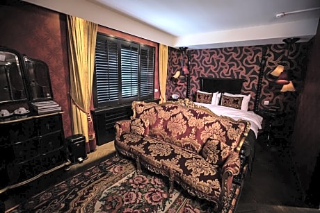 One-Bedroom Suite with Spa Bath (Paris)
