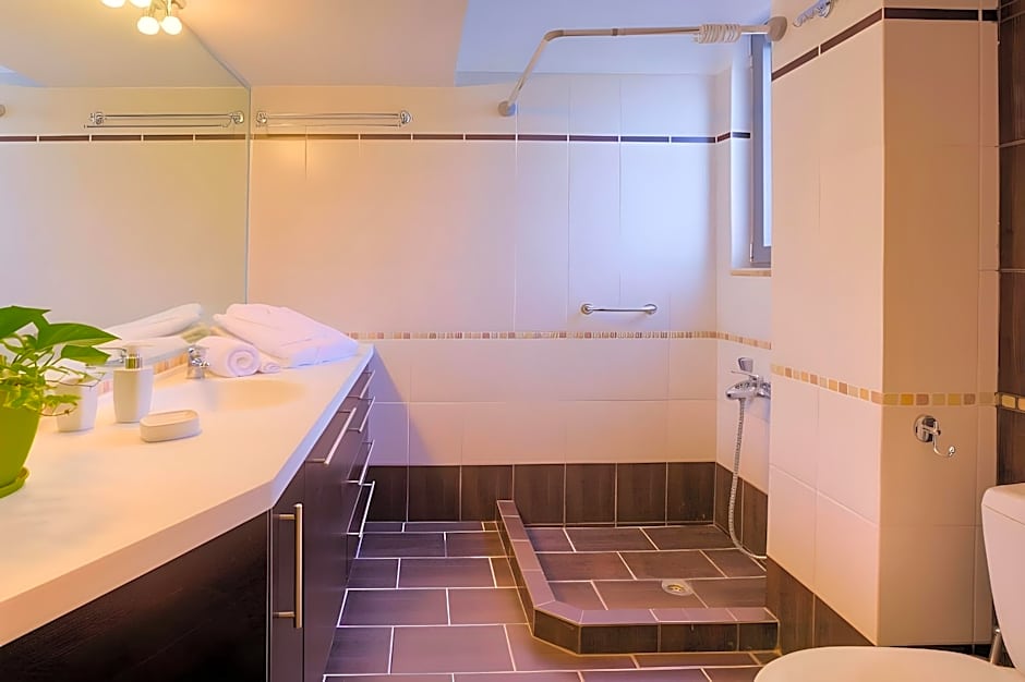 Marini Luxury Apartments and Suites