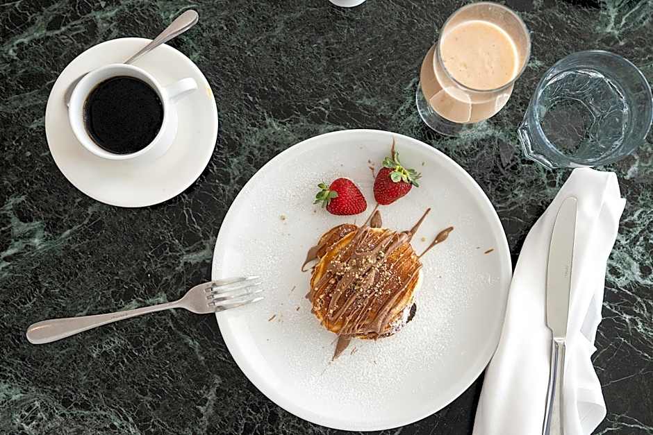 Maritimo Beach Hotel