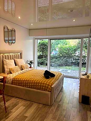 Ecrin de verdure au Chesnay   parking gratuit