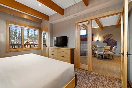 Rooftop  One-Bedroom Suite