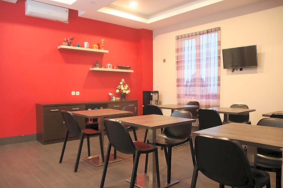 OYO 1006 Azzahra Guest House