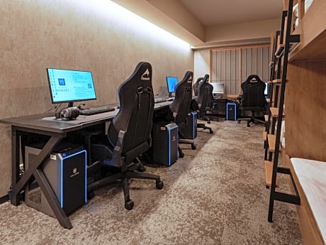 Quintet Esports Room For 5