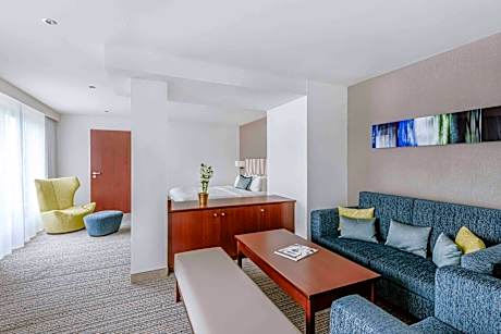 Leo Suite, 1 Bedroom Suite, 1 King, Top floor