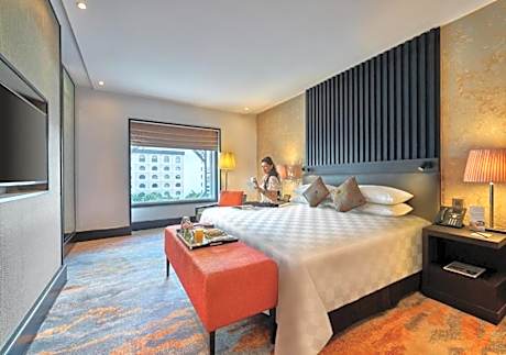 Superior King Suite