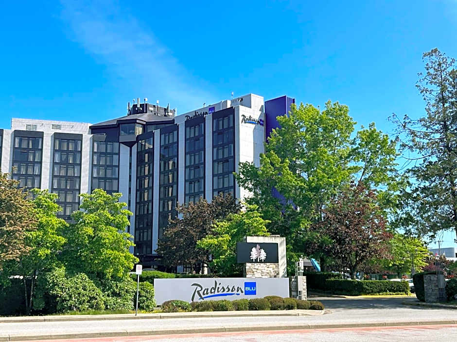 Radisson Blu Vancouver Airport Hotel & Marina