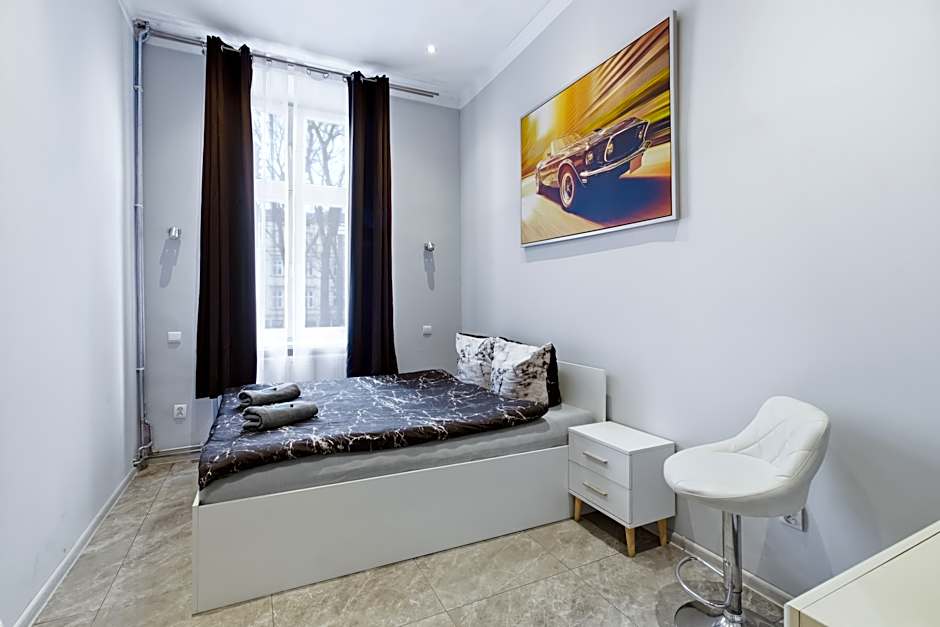 Queen Apartments