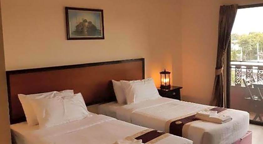 Rayong Lanna Hotel