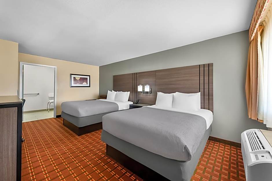 Photo 1 of 4 of 2 Queen Beds, Accessible, Nonsmoking