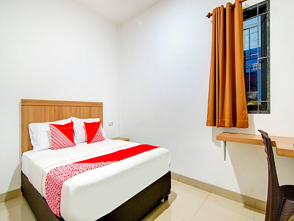 OYO 90233 The Shine Residence