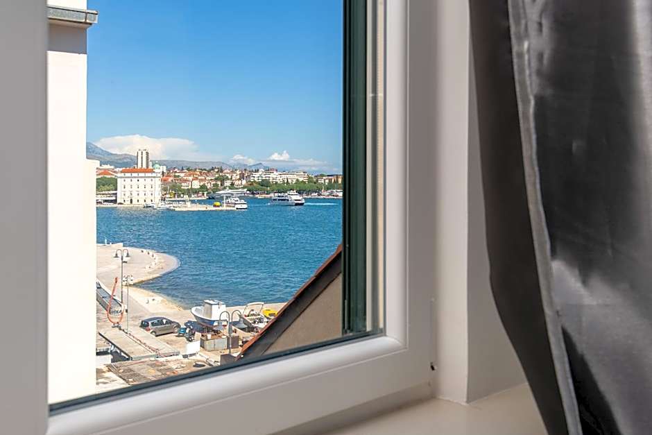 Galeria Valeria Seaside Downtown - MAG Quaint & Elegant Boutique Hotels