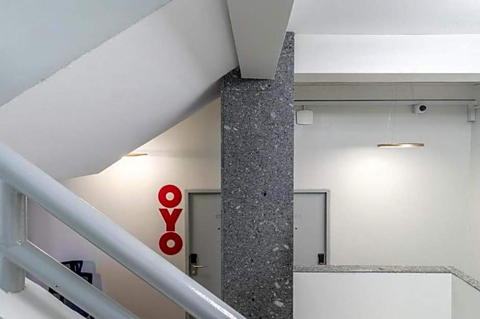 OYO 818 Suksomboon Residence