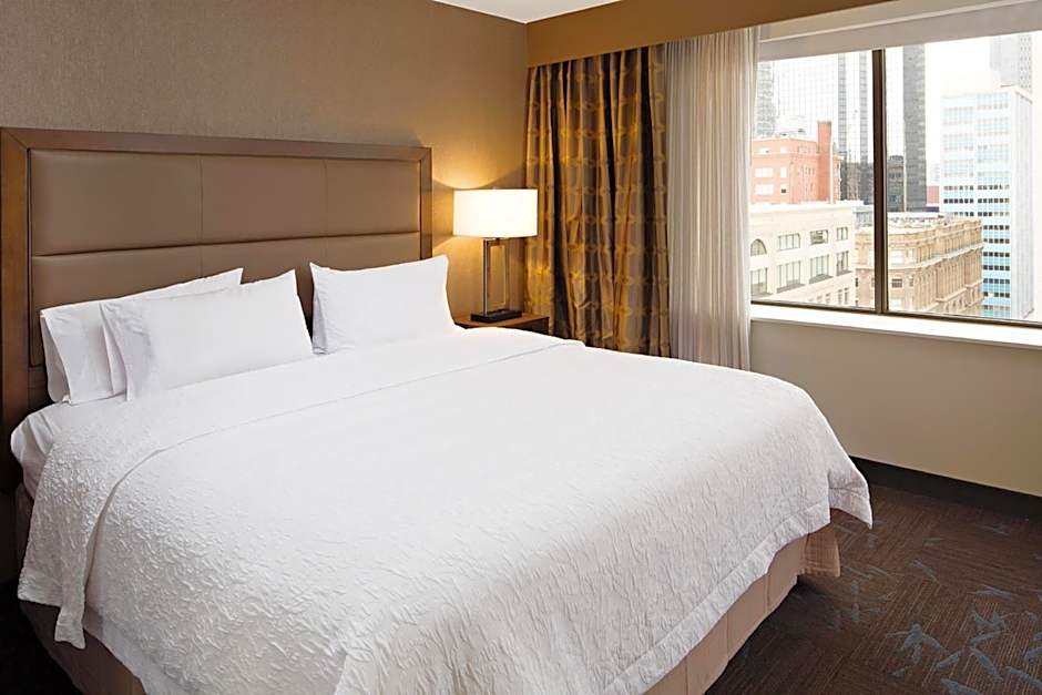 Hampton Inn & Suites Dallas / Downtown