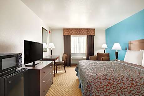 Days Inn & Suites by Wyndham Conroe North