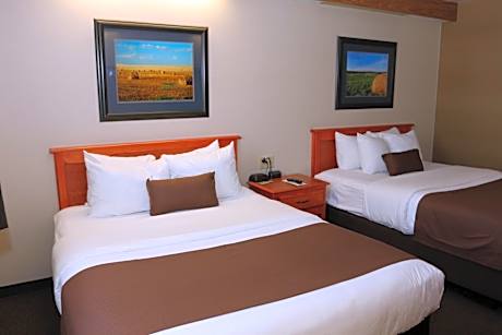 Queen Room with Two Queen Beds - Disability Access - Non-Smoking