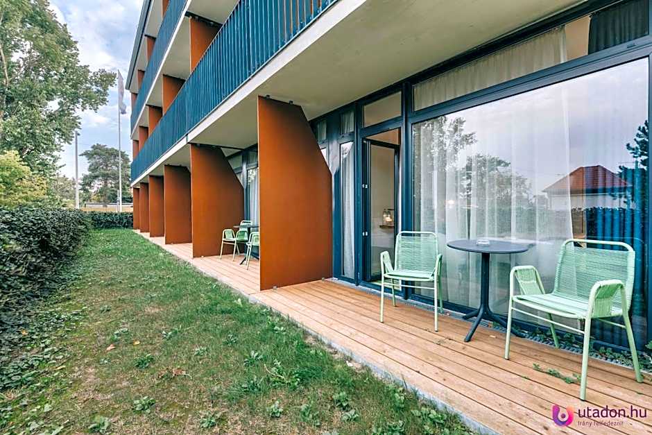 Fenyves Yacht Club Superior