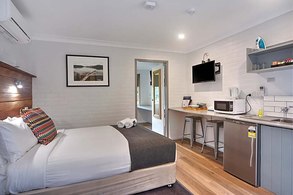 Pleasant Way River Lodge