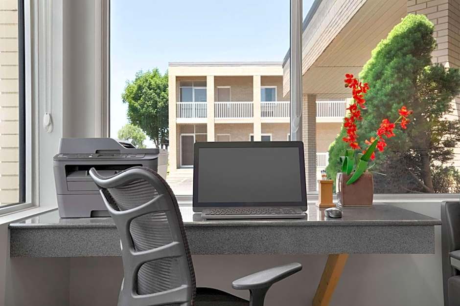 Super 8 by Wyndham Windsor/Dougall