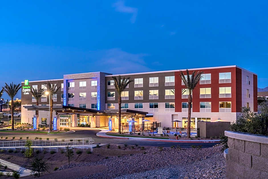 Holiday Inn Express and Suites Lake Havasu London Bridge By IHG
