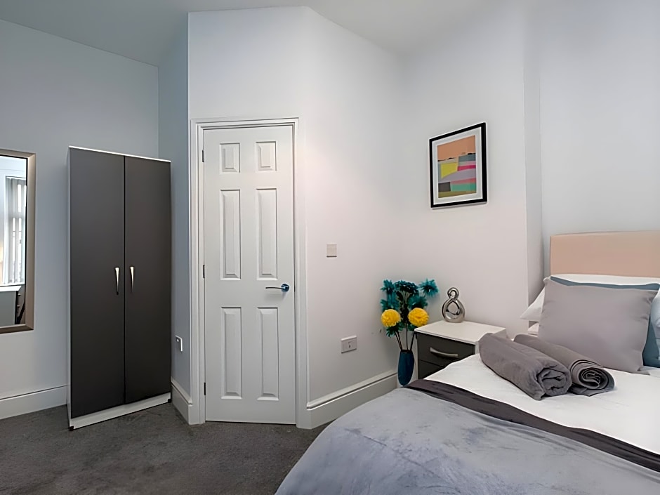 TownHouse @166 Ruskin Rd