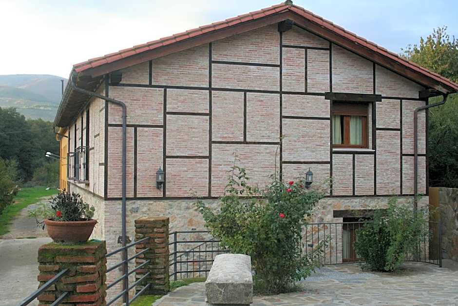 Hostel El Lago, Caceres