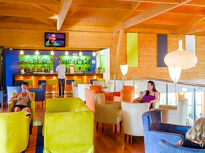 Yellow Alvor Garden - All Inclusive