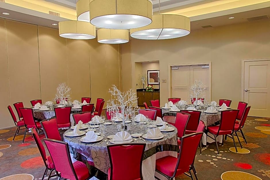 Embassy Suites by Hilton Newark Airport