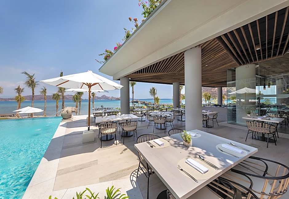 AYANA Komodo Waecicu Beach