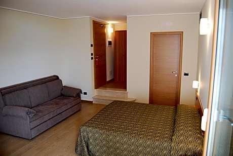 Triple Room with Lake View