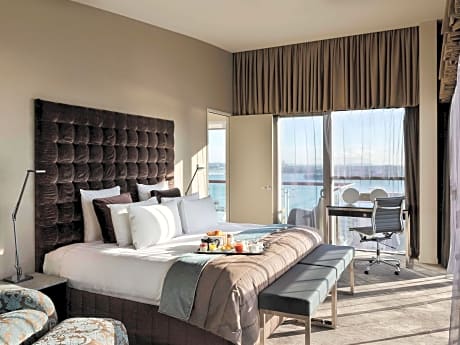 PENTHOUSE, Lounge Access, 2 King Size Beds, Waitemata Harbour View