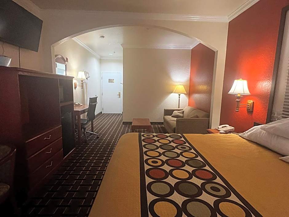Super 8 by Wyndham Brookshire TX