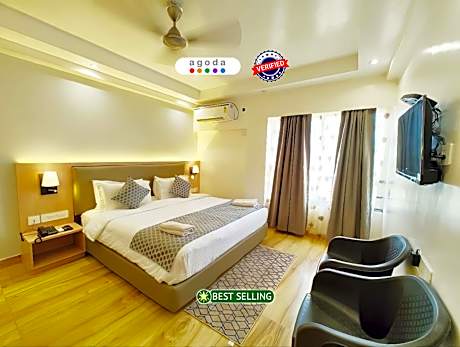 Goroomgo Grand Resort Puri - A Luxurious Collections Sea View Room