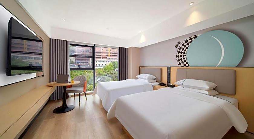 City Comfort Inn Badong Passenger Transport Center