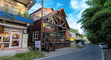 The Hosteller Kasar Devi