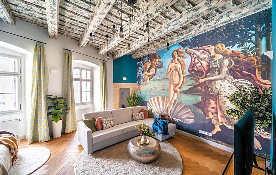 Old Royal Post Boutique Hotel & Premium Suites