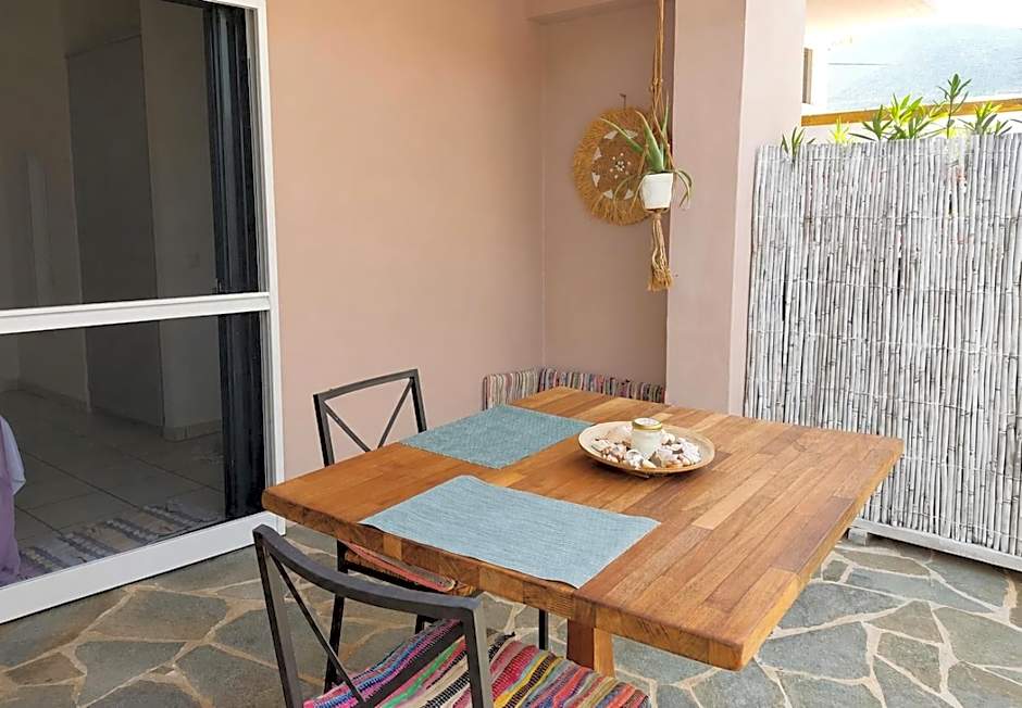 Votsalon Beach House - 30 meters from Alykes Beach
