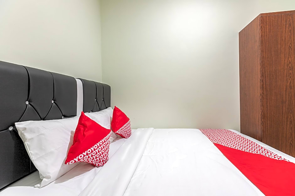 OYO 3132 Mahkota Sivali