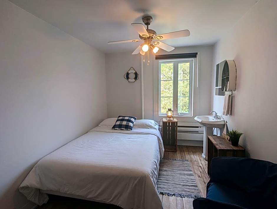 Auberge de la rive de Charlevoix - Auberge de jeunesse familiale pour voyageurs de tous âges