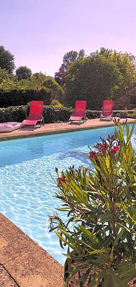 Auberge du relais d auniac Hotel Bar Restaurant Piscine