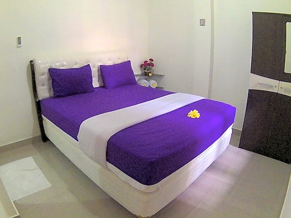 24/7 Bed & Breakfast