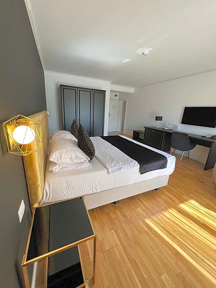 Krystal Boutique Mansion