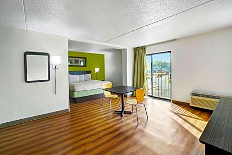 King Room - Non-Smoking