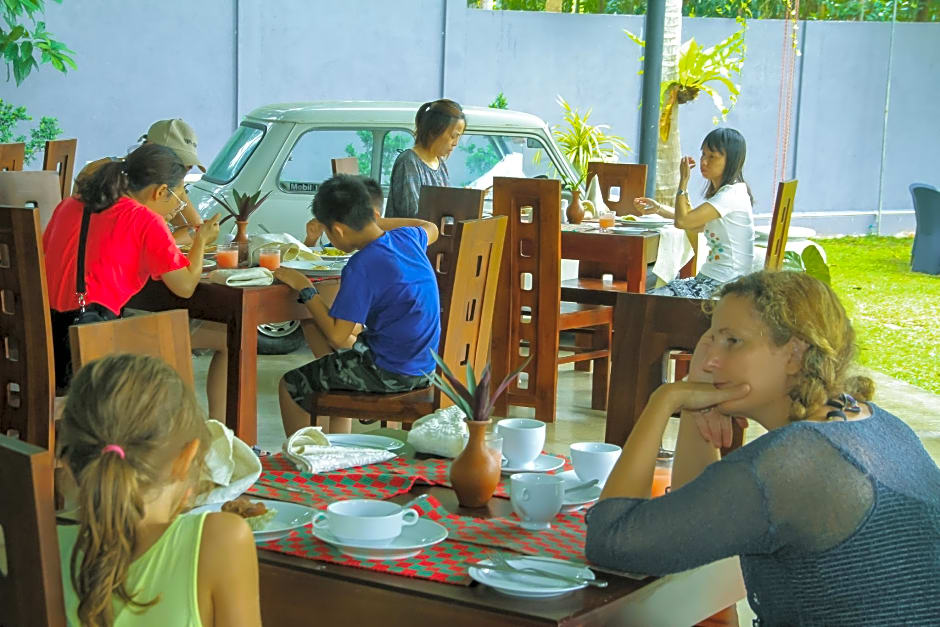 Oreeka Hotels (Katunayake Airport Hotel)