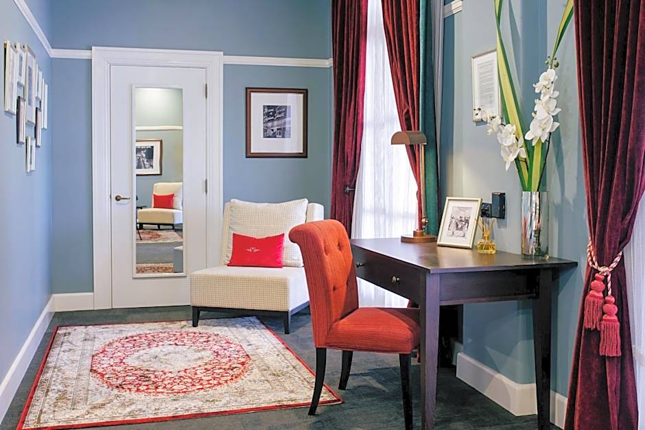 Grand Pacific Hotel By IHG