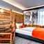 BaseCamp Hotel
